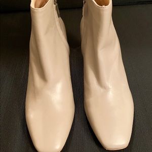 Zara, size 6, dove gray, 3” silver heeled boot